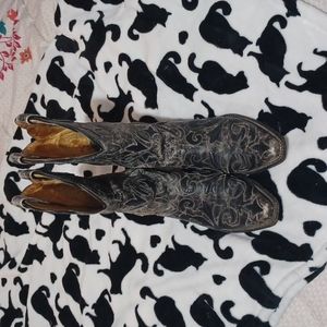 Women's cowboy boots